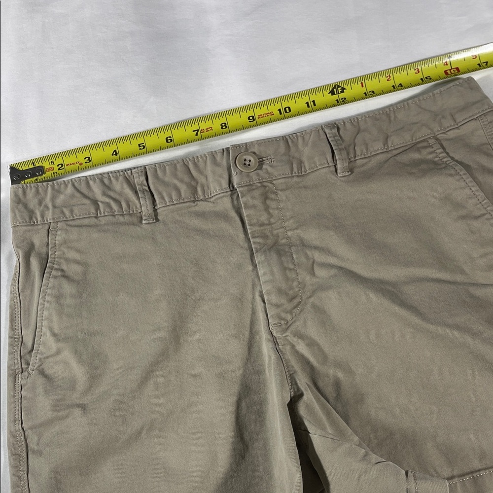 Eddie Bauer womens taupe stretch flat front curvy fit 5" chino shorts - size 10 - Picture 14 of 14